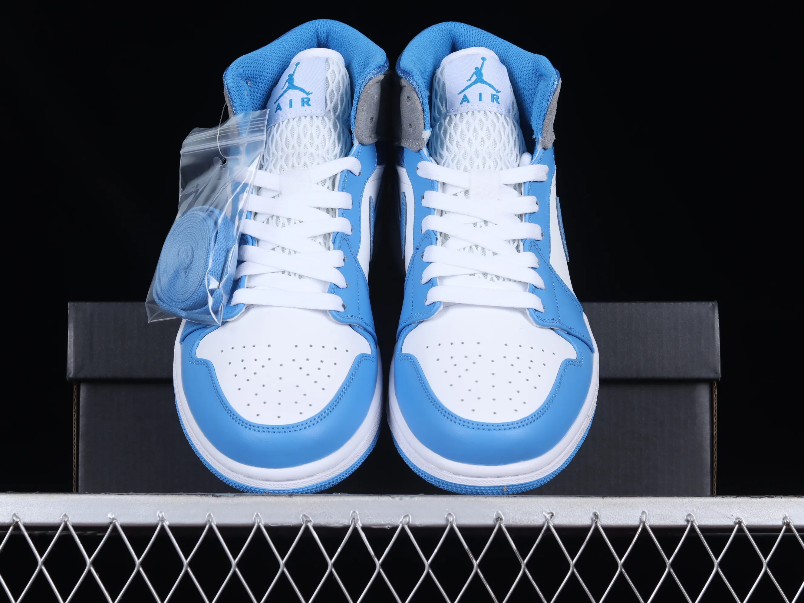 All categories Air Jordan Jordan series basketball shoes Air Jordan 1 Mid Air Jordan 1 Mid "University Blue" AJ1 Joe 1 gray North Carolina color China basketball shoes DX9276-100
